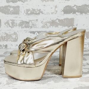 New Open Edit Kaia Knot Platform Sandal in Gold Metallic A 756